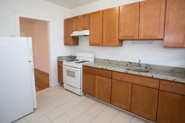 Kitchen - 5339-5345 S. Woodlawn Avenue