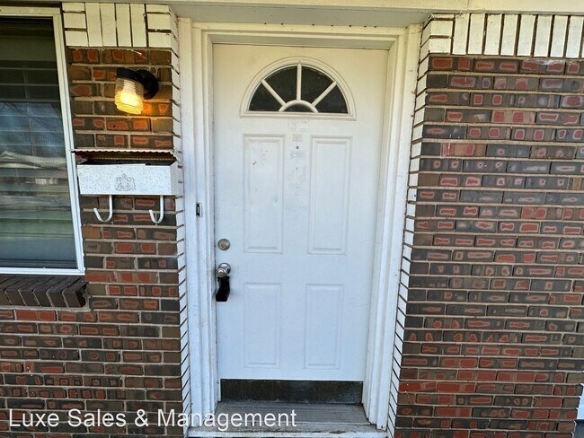 Building Photo - 3 br, 1 bath House - 1252 NW 101st Street