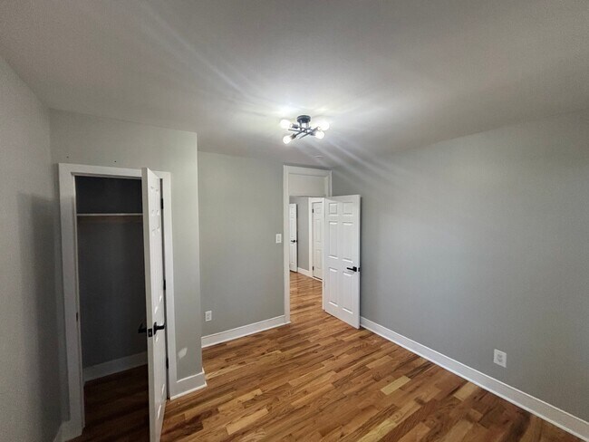 Foto del edificio - 838 Communipaw Ave