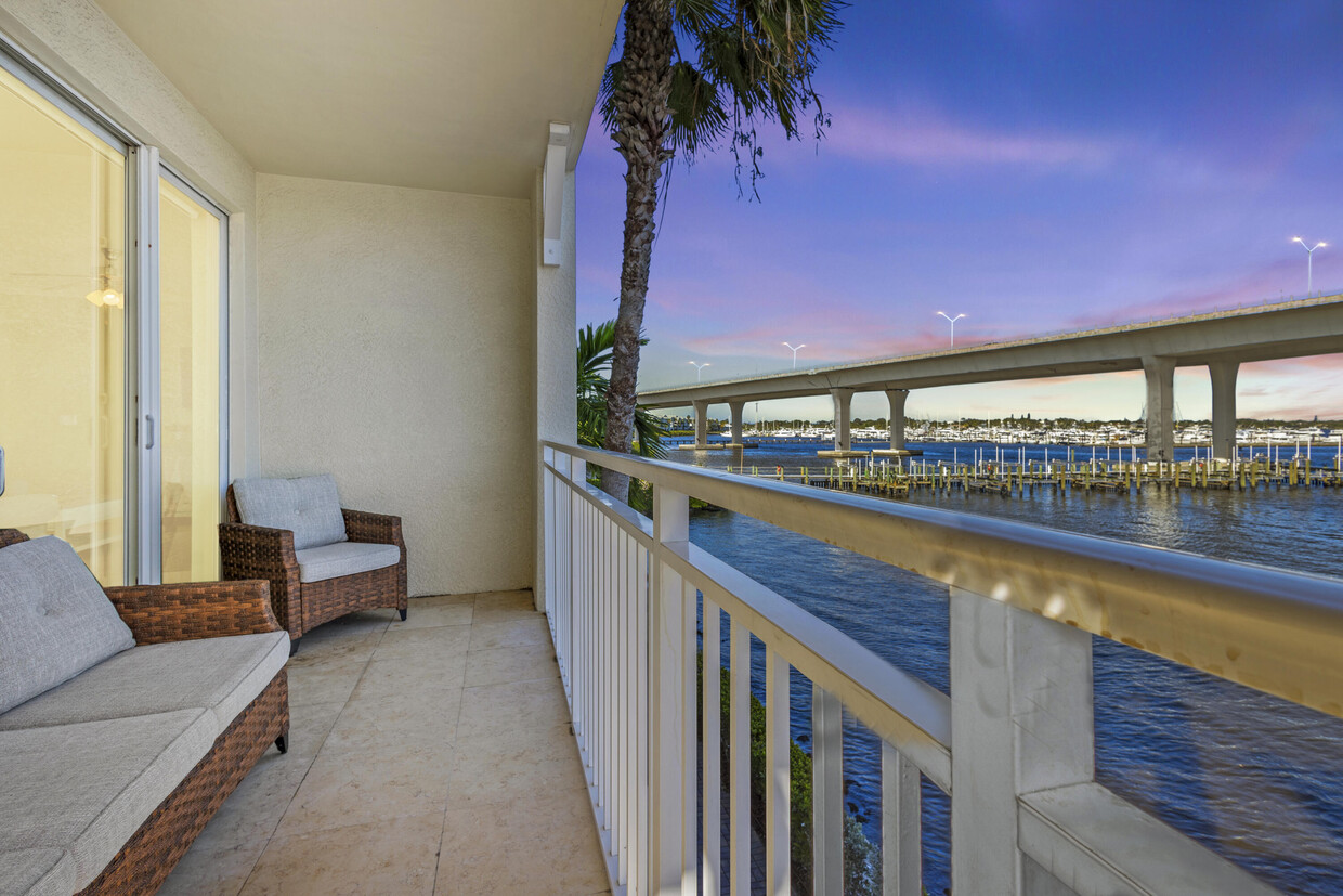 Foto principal - 275 NW Flagler Ave