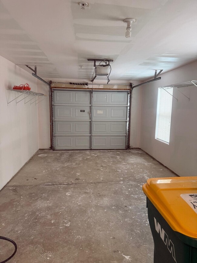 Building Photo - 7438 Lacy Dr