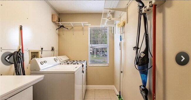 Foto del edificio - 7761 Jewel Ln