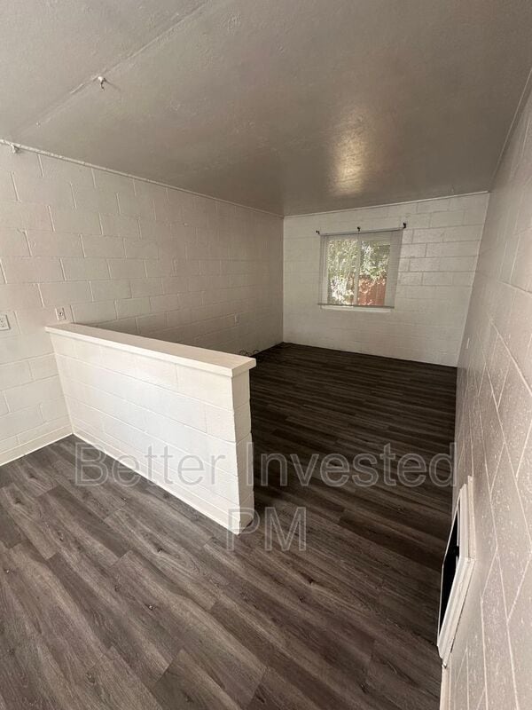 Foto del edificio - 570 Talmage Rd