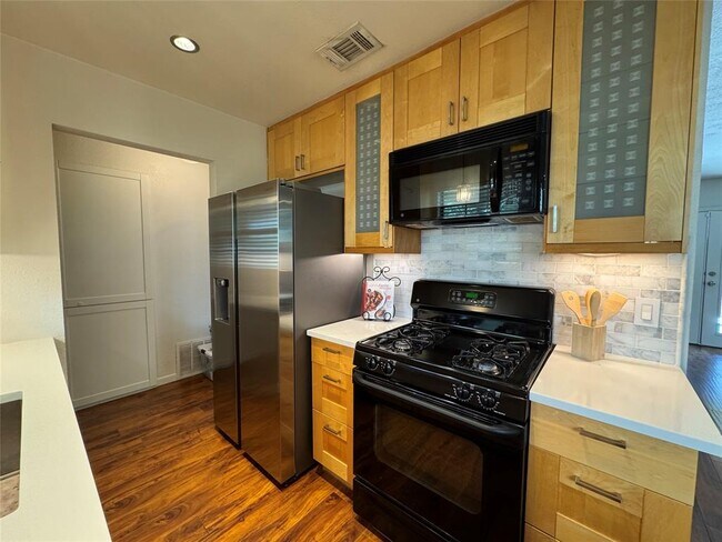 Foto del edificio - 2007 Hardy Cir