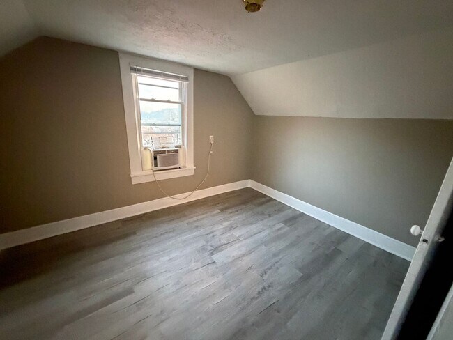 Foto del edificio - 921 Fairview Ave