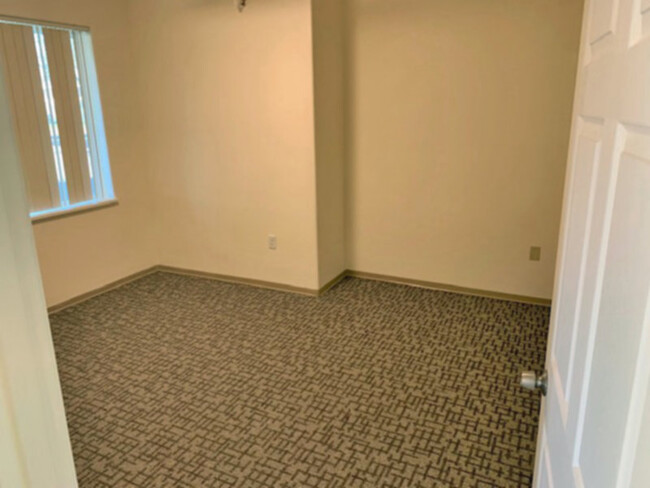 Foto del edificio - Junction City 2 bedroom  like- NEW interior!