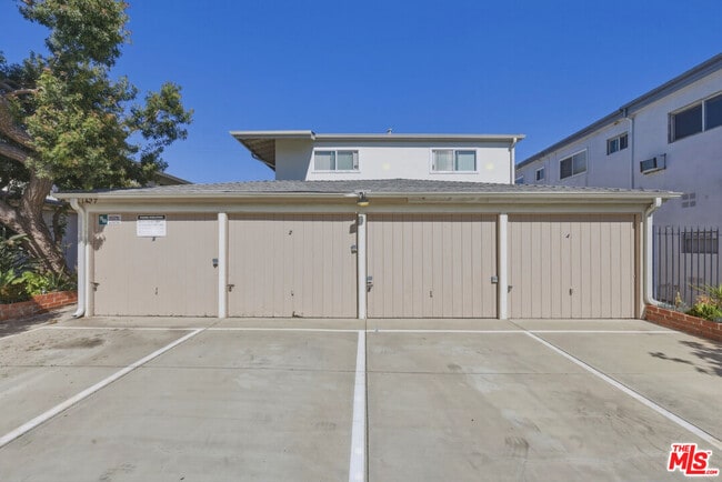 Building Photo - 1427 9th St