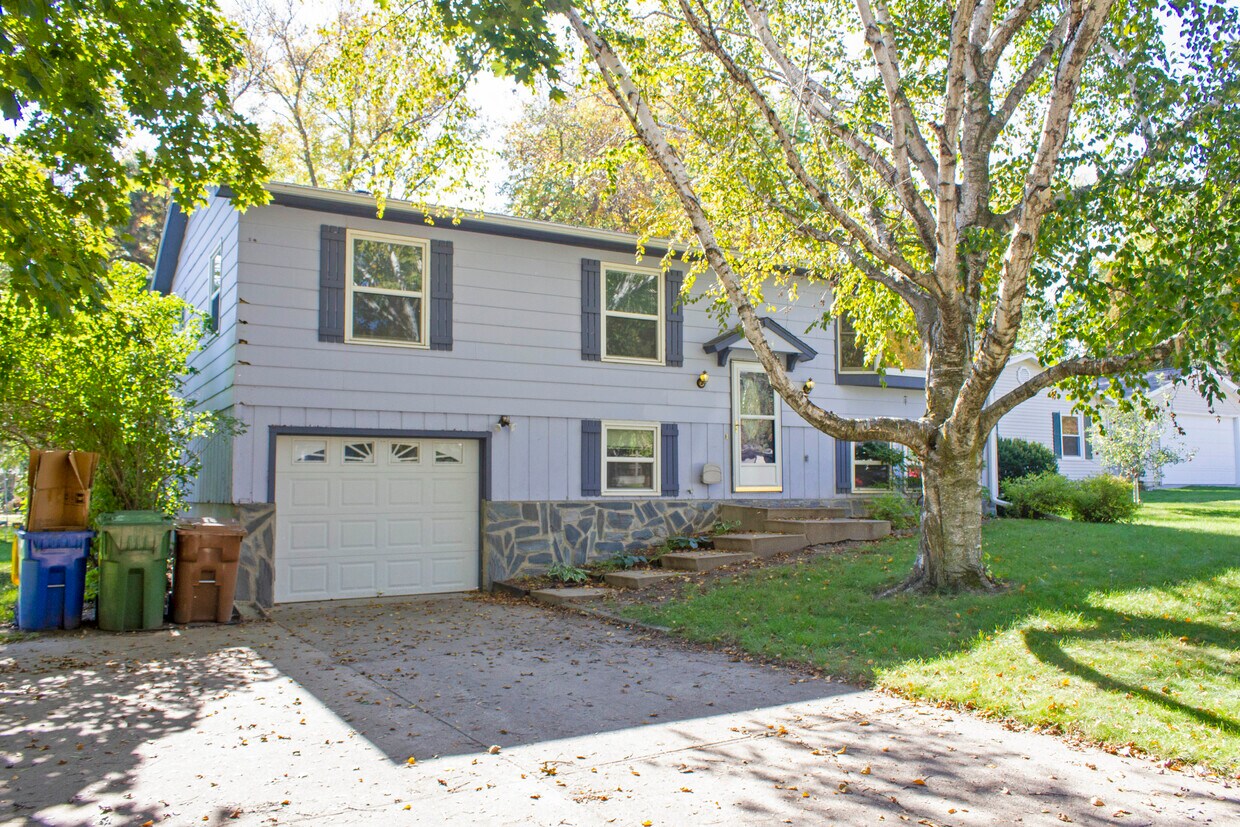 1734 Santee Trl, Brookings, SD 57006 House Rental in Brookings, SD