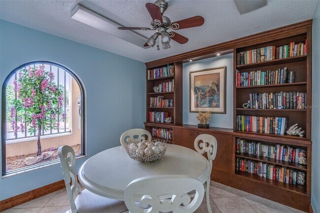 Building Photo - 6500 Sunset Way