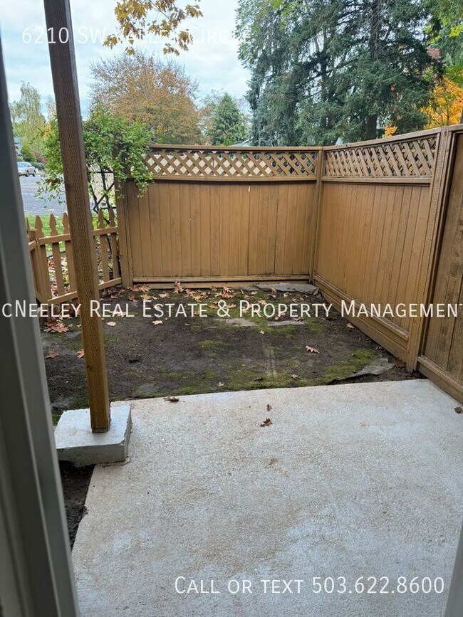 Foto del edificio - Beaverton, Lower Unit, Two Bedroom near Ch...