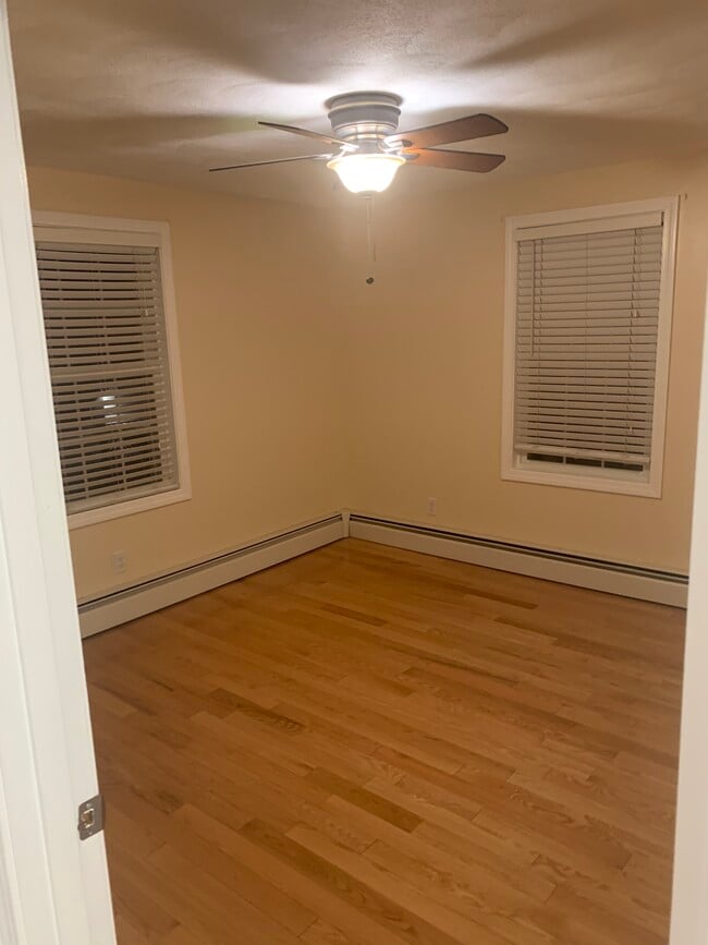Bed 1 - 66 Sterling St