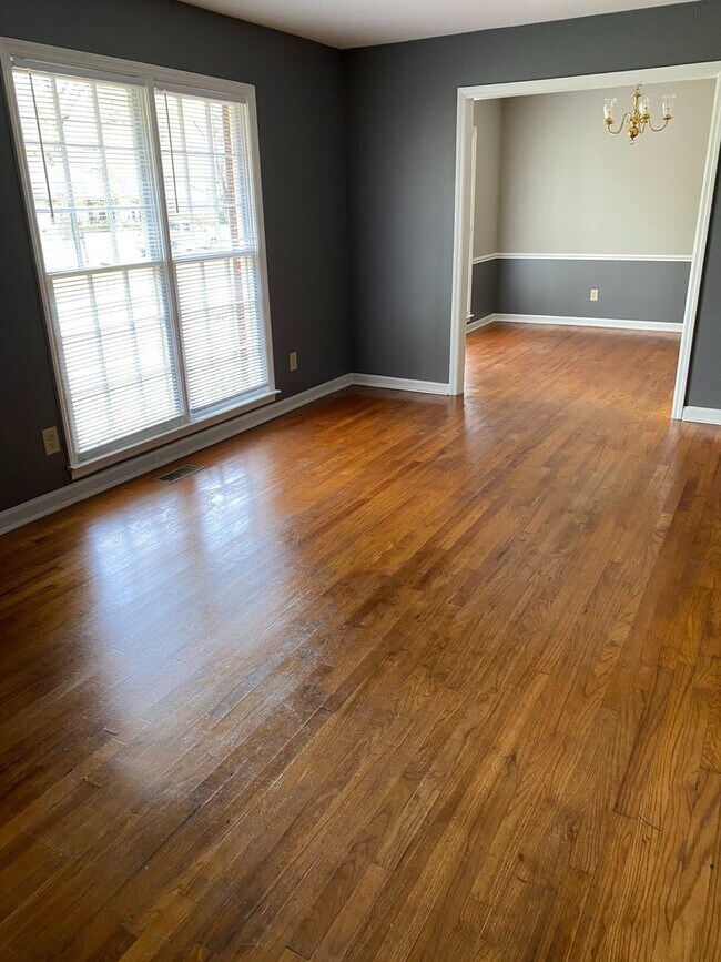 Building Photo - 2018 Acker Dr