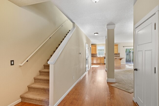 Building Photo - Delightful 4-Bedroom, 2.5-Bath Home in the...