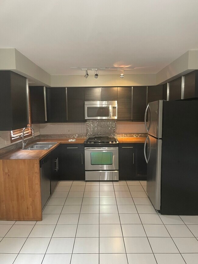 Foto del edificio - 309 Elgin Ave