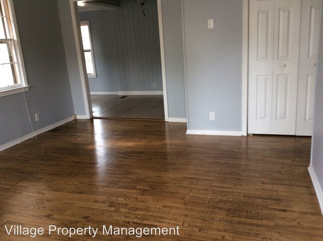Building Photo - 3 br, 1 bath House - 1252 Chickering Drive