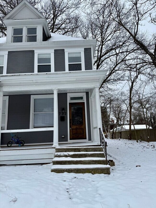 Foto del edificio - Updated 3 Bed, 1 Bath Home