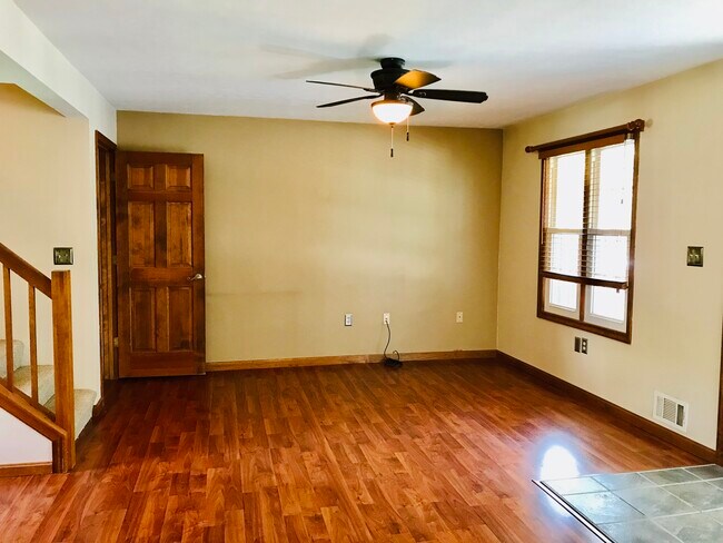 Living room - 45 Pinewood Circle