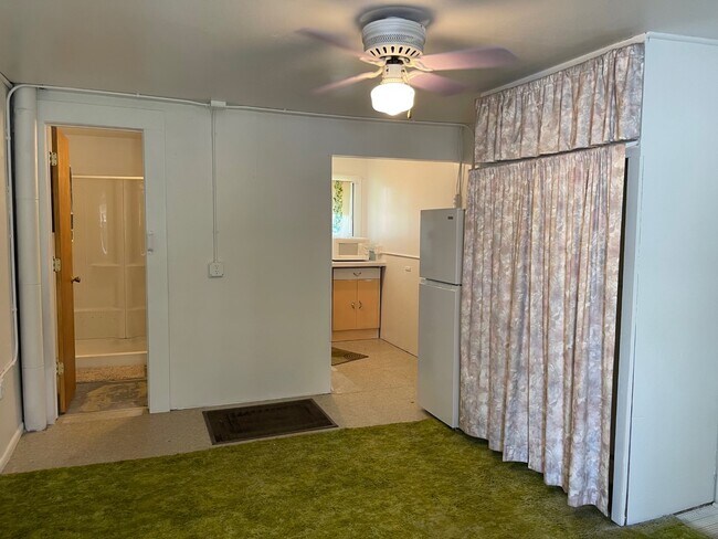 Foto del edificio - 130 E Broadway St