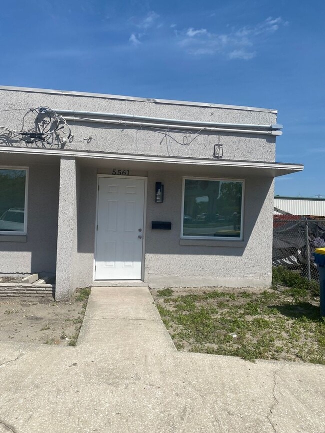 Building Photo - 5557 Arlington Rd