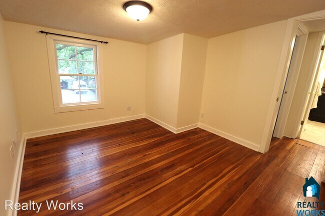 Building Photo - 3 br, 2 bath House - 4335 South 52nd Street