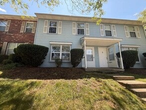 Building Photo - 241 Pheasant Run Dr