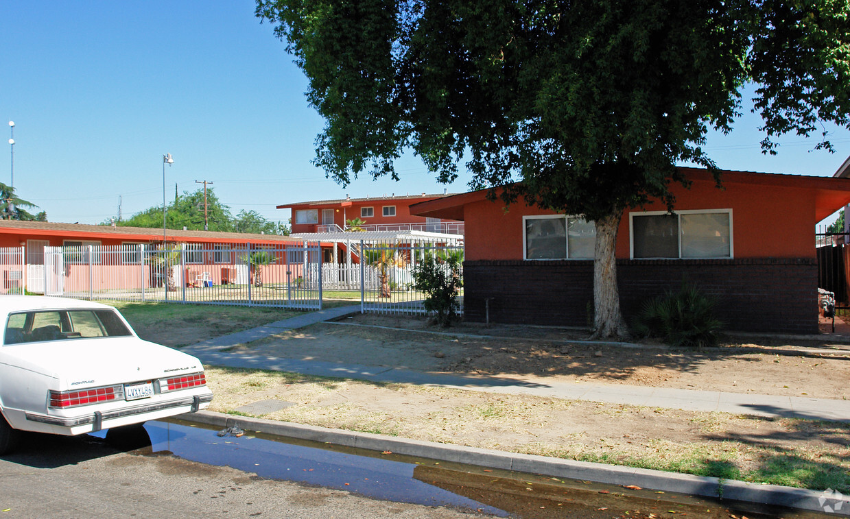 Building Photo - 2208 W Princeton Ave
