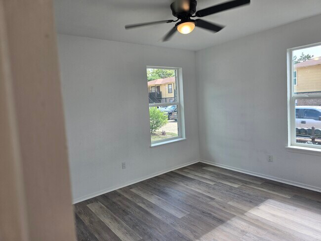 Foto del edificio - North Loop Apartments