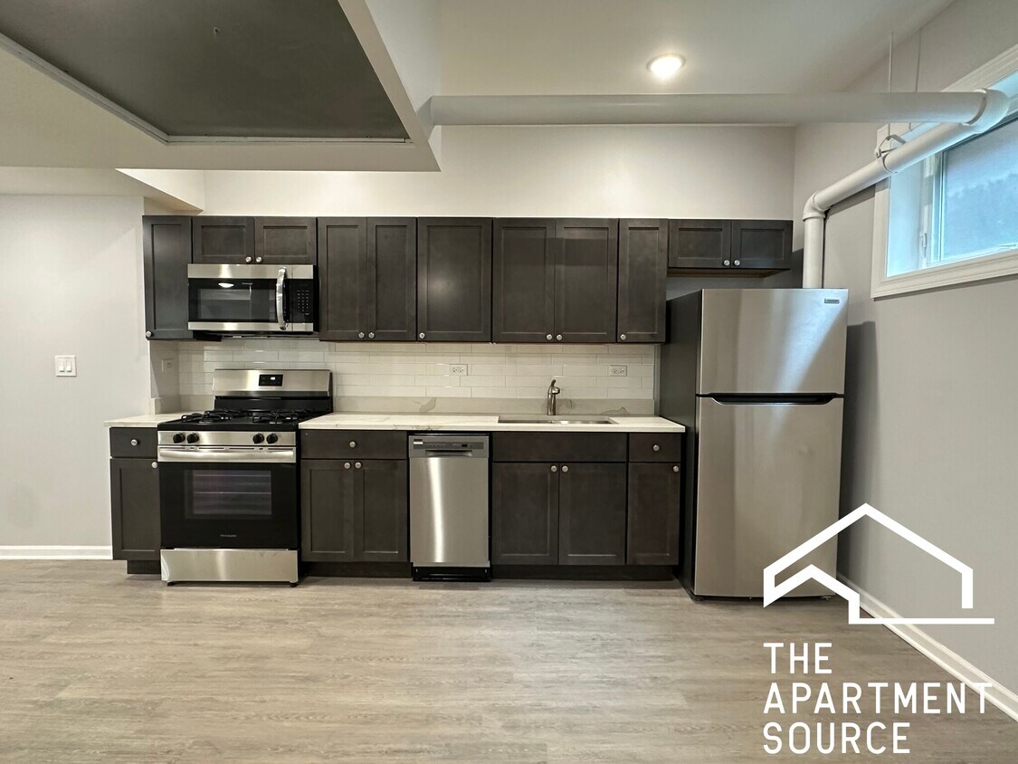 Foto principal - 2550 N Sawyer Ave