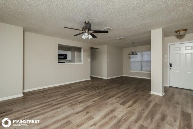 Foto del edificio - 3701 Candlebluff Dr, San Antonio, TX 78244