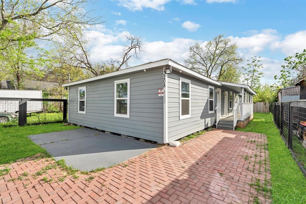 Foto principal - 3208 Holman St