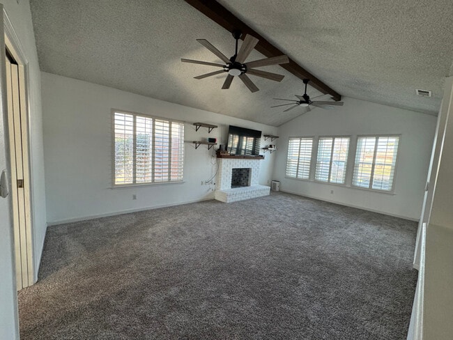 Building Photo - 2804 Sandlewood Dr