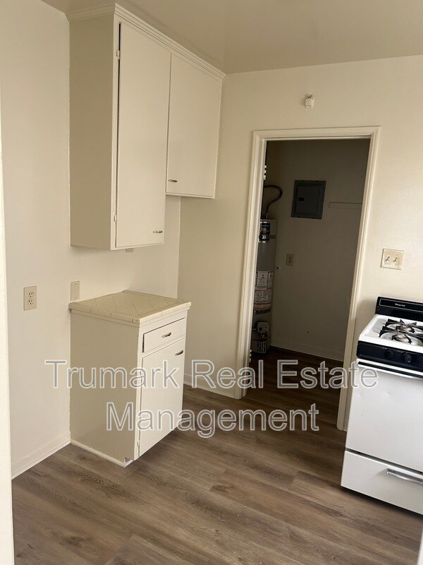 Foto del edificio - 1451 E Broadway