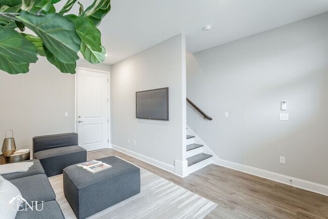 Foto del edificio - 2322 E 18th St Pl