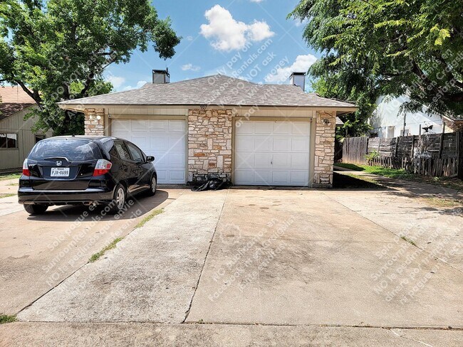 Building Photo - 907 Bird Creek Dr