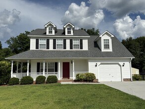 Building Photo - 142 Forest Bluff Dr