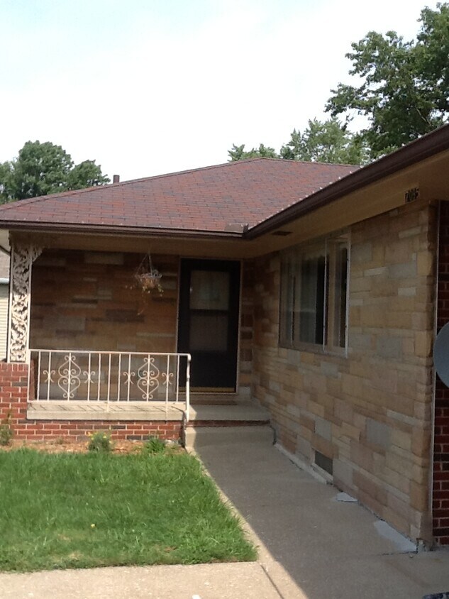 Foto principal - 7095 Seven Hills Blvd