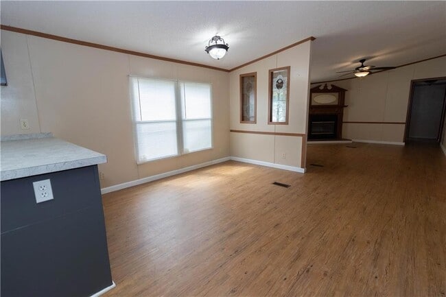 Building Photo - 400 Jefferson Dr