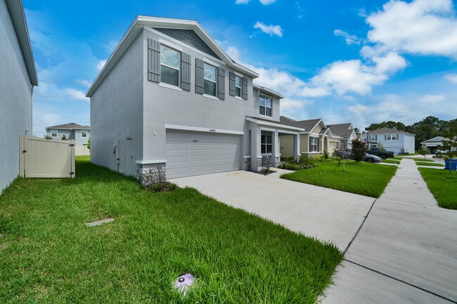 Building Photo - 10520 Farm Hill Ave
