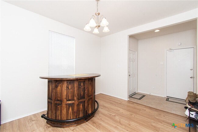 Foto del edificio - 303 Gemini Ln