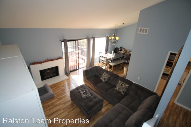 Building Photo - 2 br, 2.5 bath House - 1549 Apache Dr. #B