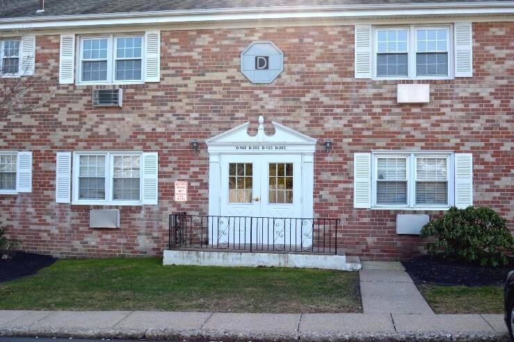 Building - 403 S Main St