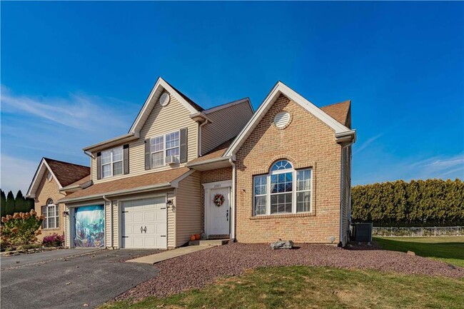 Building Photo - 2389 Juniper Dr