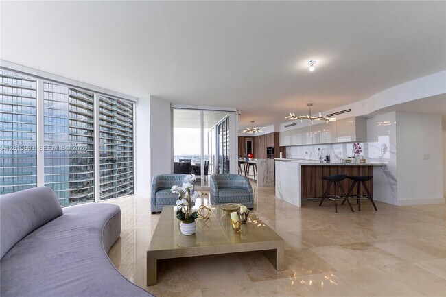 Foto del edificio - 19111 Collins Ave