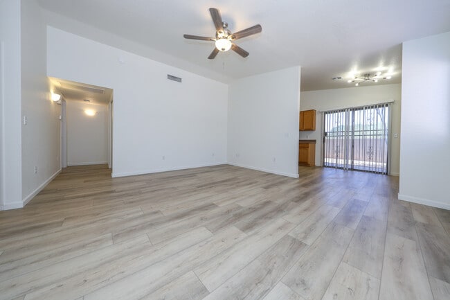 Building Photo - 3167 W Alexanderwood Dr