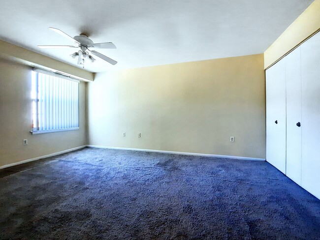 Building Photo - Spacious 3BR/1BA Condo in Lochearn