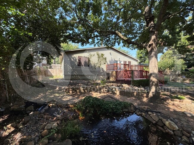 Building Photo - 4717 Staples Ave