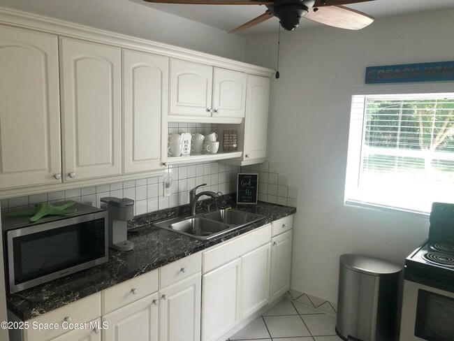 Building Photo - 325 Bellaire Dr
