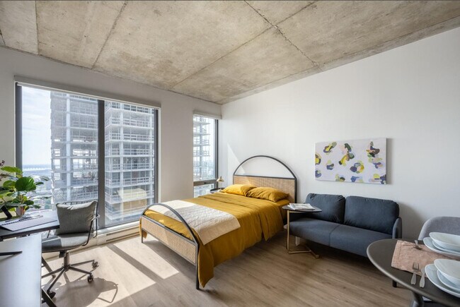 Building Photo - 1555 Boul. René-Lévesque O