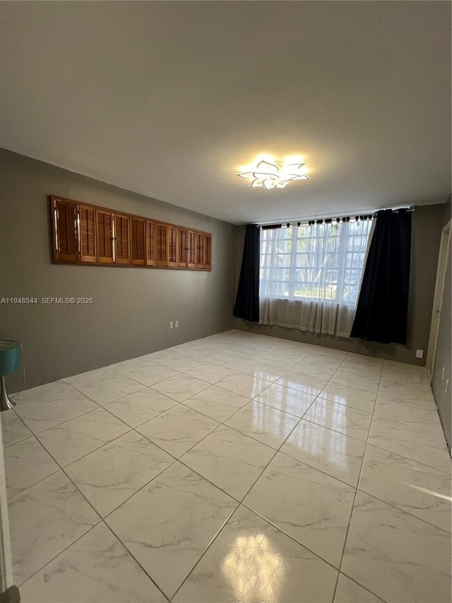 Foto del edificio - 1710 NE 191st St