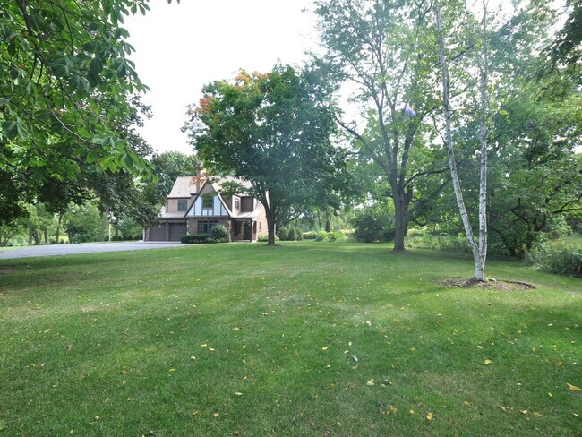 Building Photo - 26133 W Grass Lake Rd